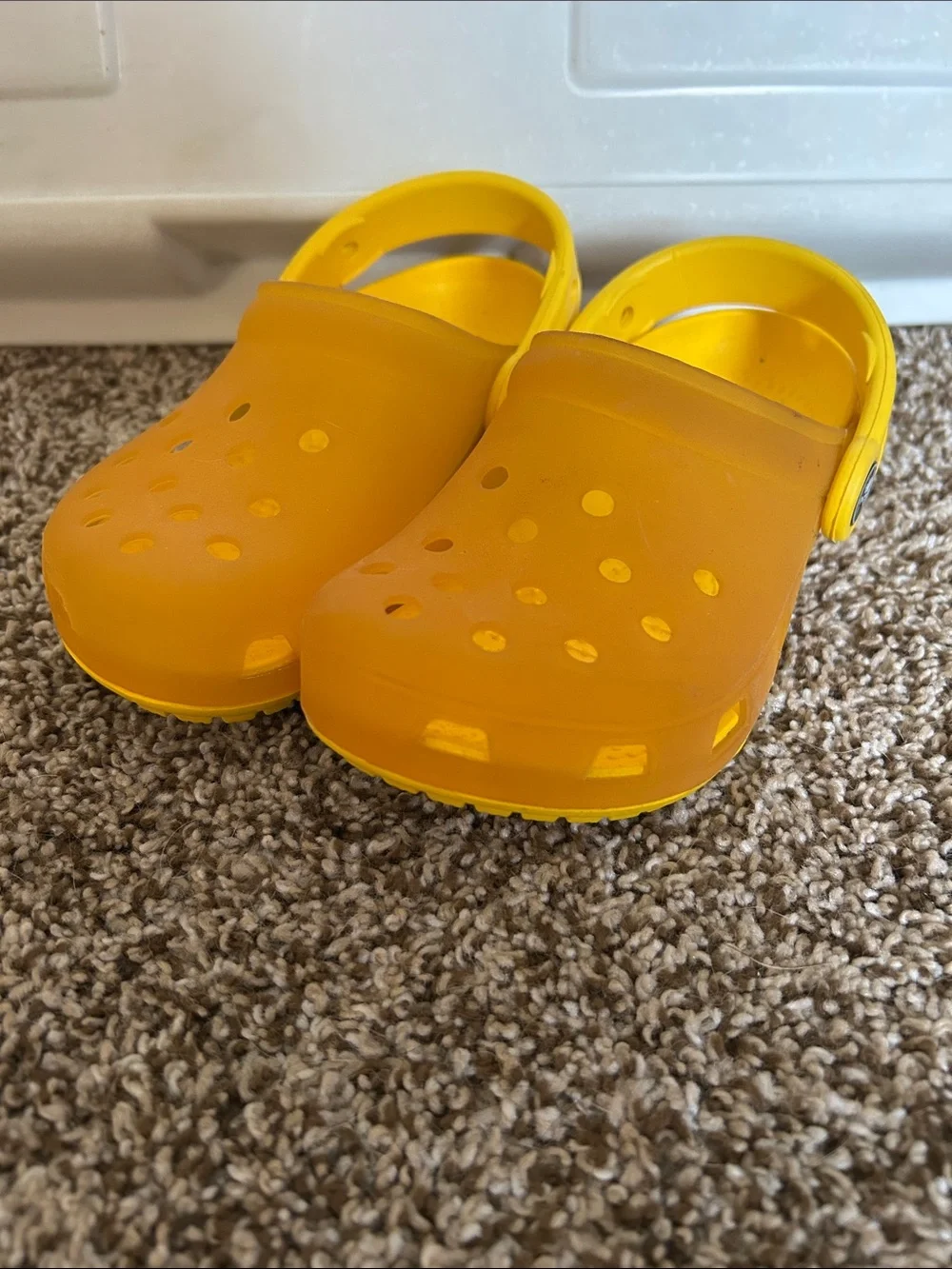Kids Crocs Classic Clog- Translucent Pink /  Yellow- size C10-11 (Little Kid)